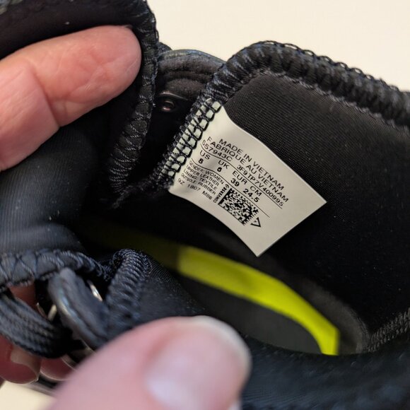 Like new black leather Converse Chuck Taylor All Star high-top sneakers - size 8 - Picture 14 of 17